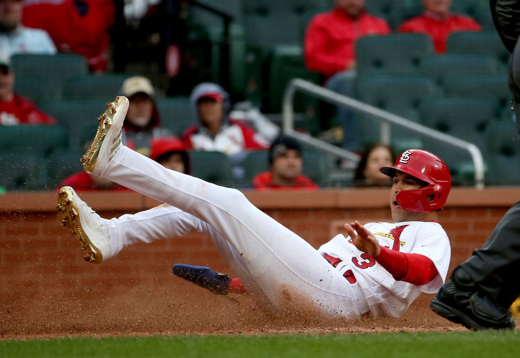 St. Louis Cardinals pound the Pittsburgh Pirates 9-0 in home opener